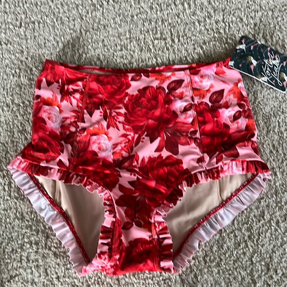 Kortni Jeane All Ruffled Up Swim Bottom – Floral Print – Size Small – NWT